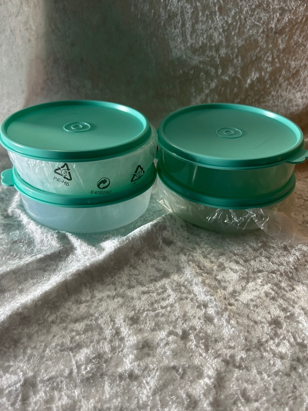 Tupperware Teal Round Food Storage Containers with Lids - Set of 4